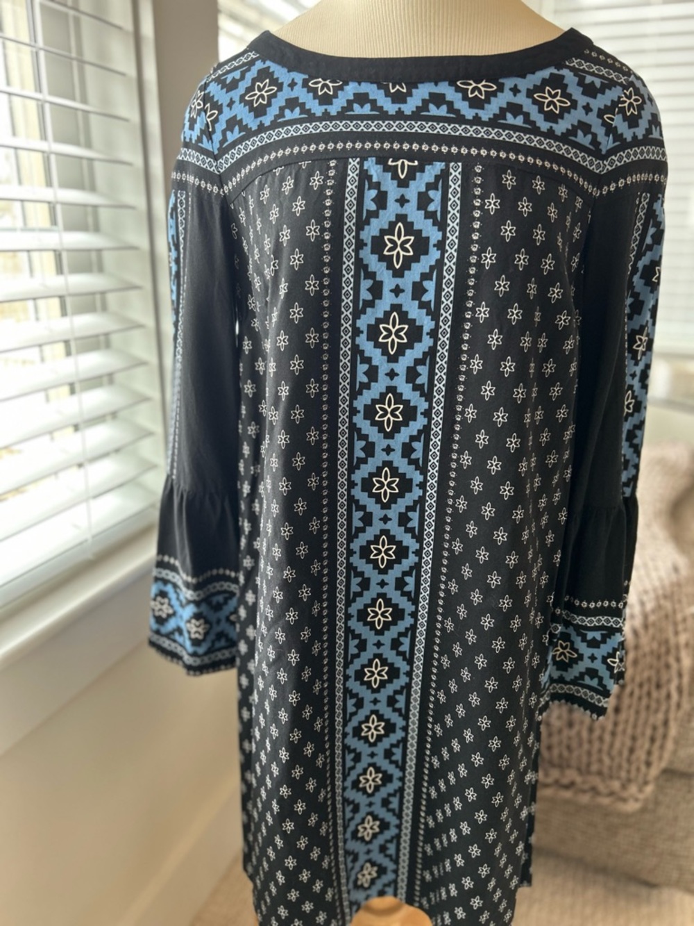 Loft Vibrant Geometric Tribal Bell Sleeve Dress. 100% Rayon, Size Medium. - Picture 5 of 6